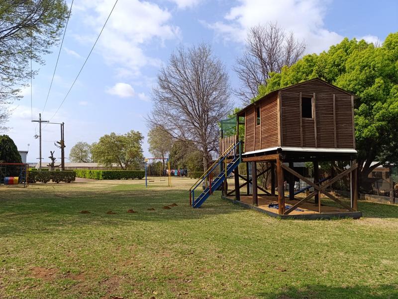 4 Bedroom Property for Sale in Middelburg Eastern Cape